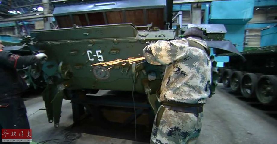 鍛造“死神”！看俄工廠製造噴火坦克