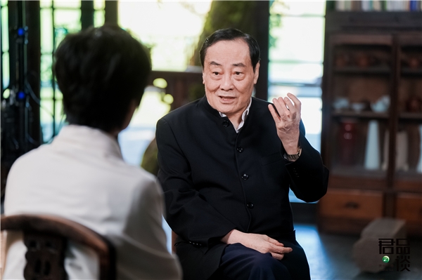 君品谈 |宗庆后：以人为本立字生焉