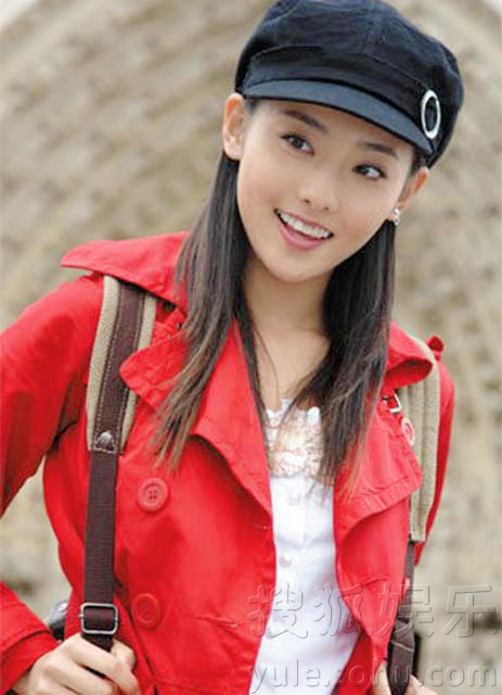 29岁张嘉倪曝近照 眼窝凹陷嘴唇红肿疑似整容