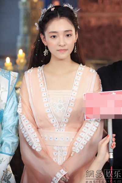 《择天记》首次探班  鹿晗被夺“第一次”