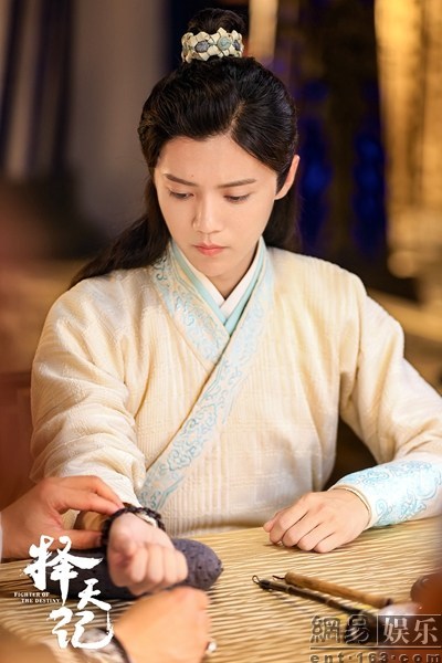 《择天记》首次探班  鹿晗被夺“第一次”