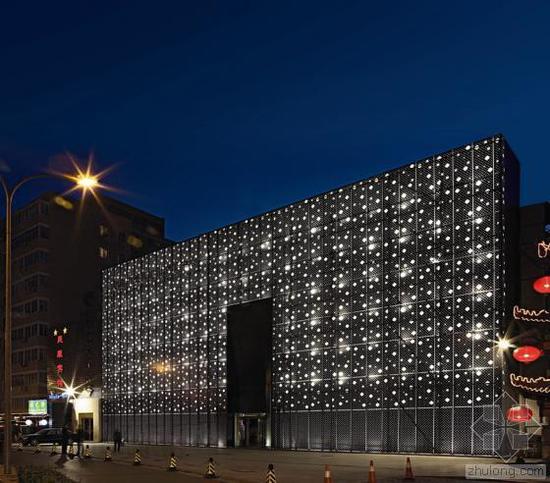 粉丝为权志龙庆29岁生日 北京二环造GD生日大楼