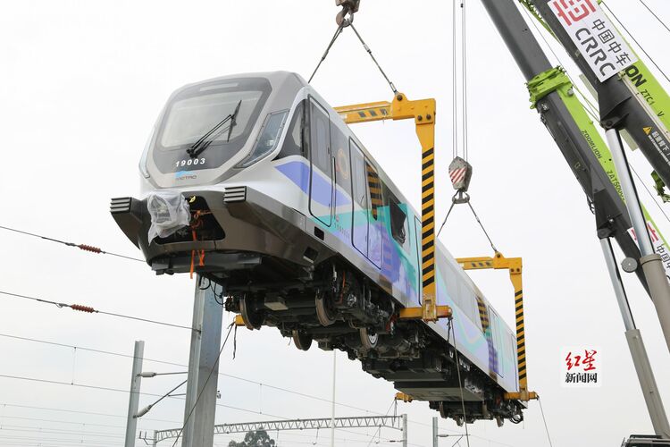 （转载）新线新进展！19号线二期首列车今日抵达合江车辆段