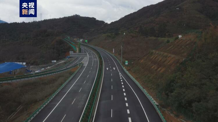 两条高速建成通车 广西实现“县县通高速”