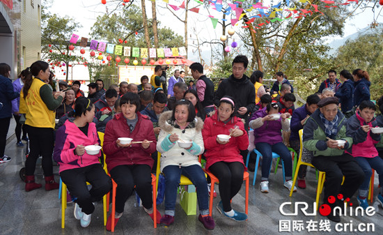 已过审【CRI专稿 图文】重庆第二社会福利院举办“暖风来”关爱活动