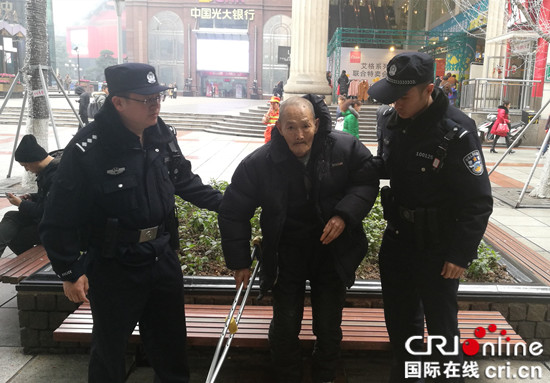 已过审【法制安全】基层民警一天的工作:24小时随时待命 已过审【法制安全】基层民警一天的工作:24小时随时待命