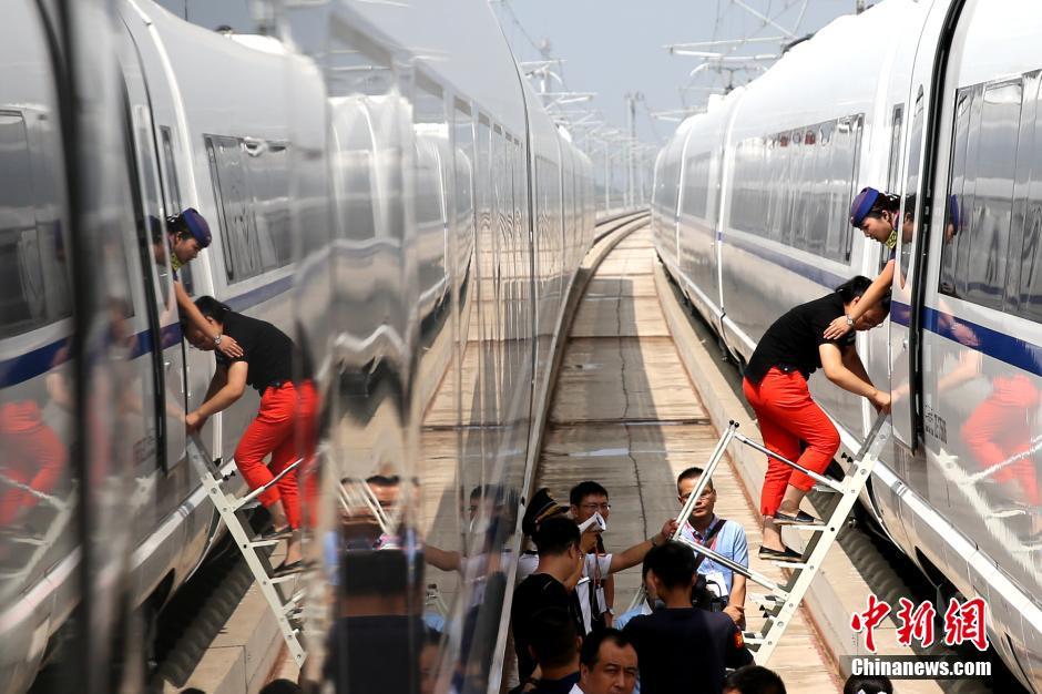 【焦点图】西安北站西成大西场启动调试 东西部高铁将直连