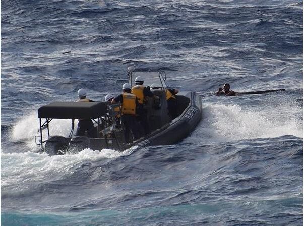 中国渔船钓鱼岛附近被希腊货船撞翻 日方救出6名中国船员