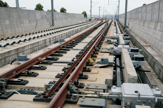 铁路电务器材制造有限公司制造的zyj7型电液转辙机"制造业是立国之本