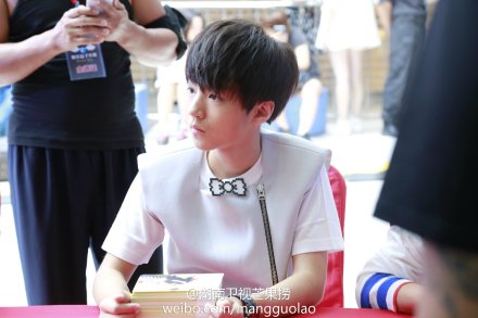 tfboys隊長王俊凱回應情史和早戀真相 “我在好好讀書和演出”