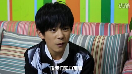 tfboys隊長王俊凱回應情史和早戀真相 “我在好好讀書和演出”