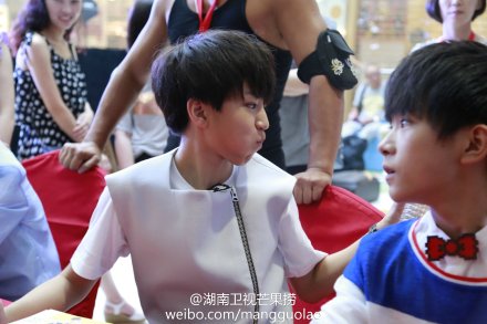 tfboys隊長王俊凱回應情史和早戀真相 “我在好好讀書和演出”