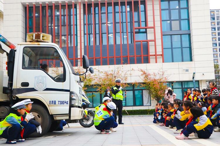 浙江金华开展“被看见才看见”交通安全主题课_fororder_微信截图_20221209104241