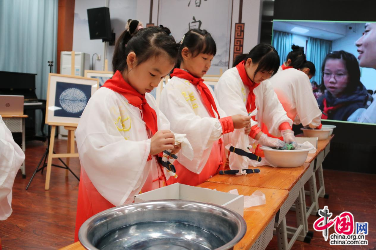 （转载）成都市龙舟路小学与马来西亚宽柔四小缔结国际友好学校