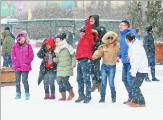 【龙游天下】瑞雪兆丰年　景美人欢笑