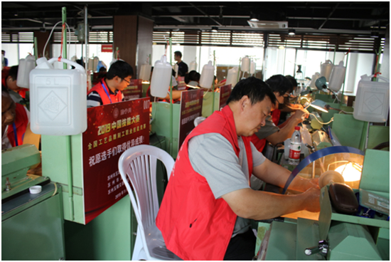 （供稿 文体列表 三吴大地苏州 移动版）中国技能大赛工艺品雕刻工竞赛在苏州举办