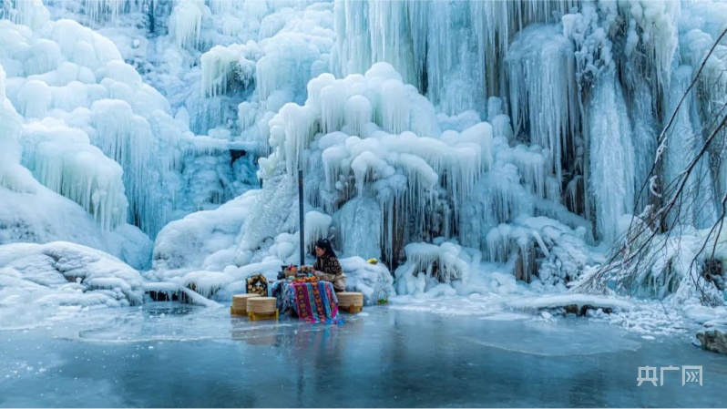 济南九如山：冰瀑犹如现实版“冰雪奇缘”