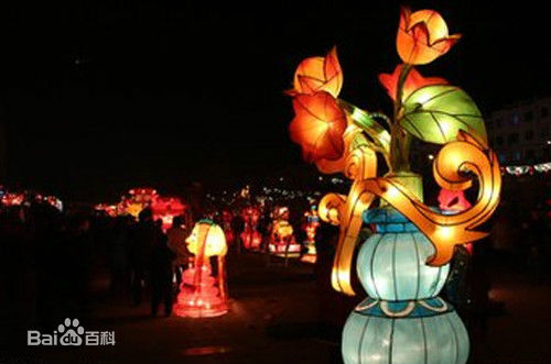 正月十五花灯俏 开开心心闹元宵 正月十五花灯俏 开开心心闹元宵