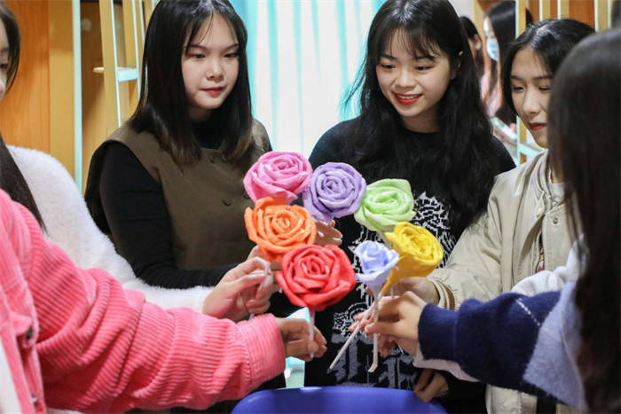 重庆城市科技学院举办“不期而寓，一见钟寝”寝室文化节