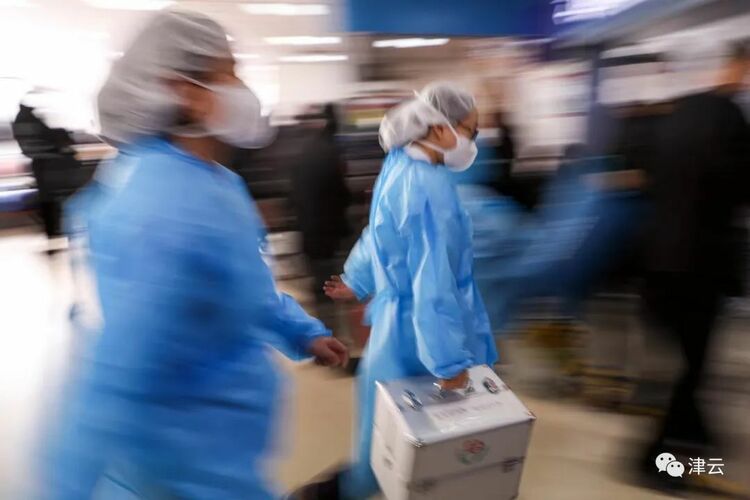 直擊總醫院急診科：挺過最難的時候，現在“能看到大廳地面了”……