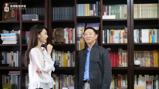 四十年诗意智慧：江河归来话舍得