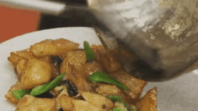 “食”在黑龍江丨杠杠的！你尋找的地道“東北味”就在這……_fororder_地三鮮 (2)