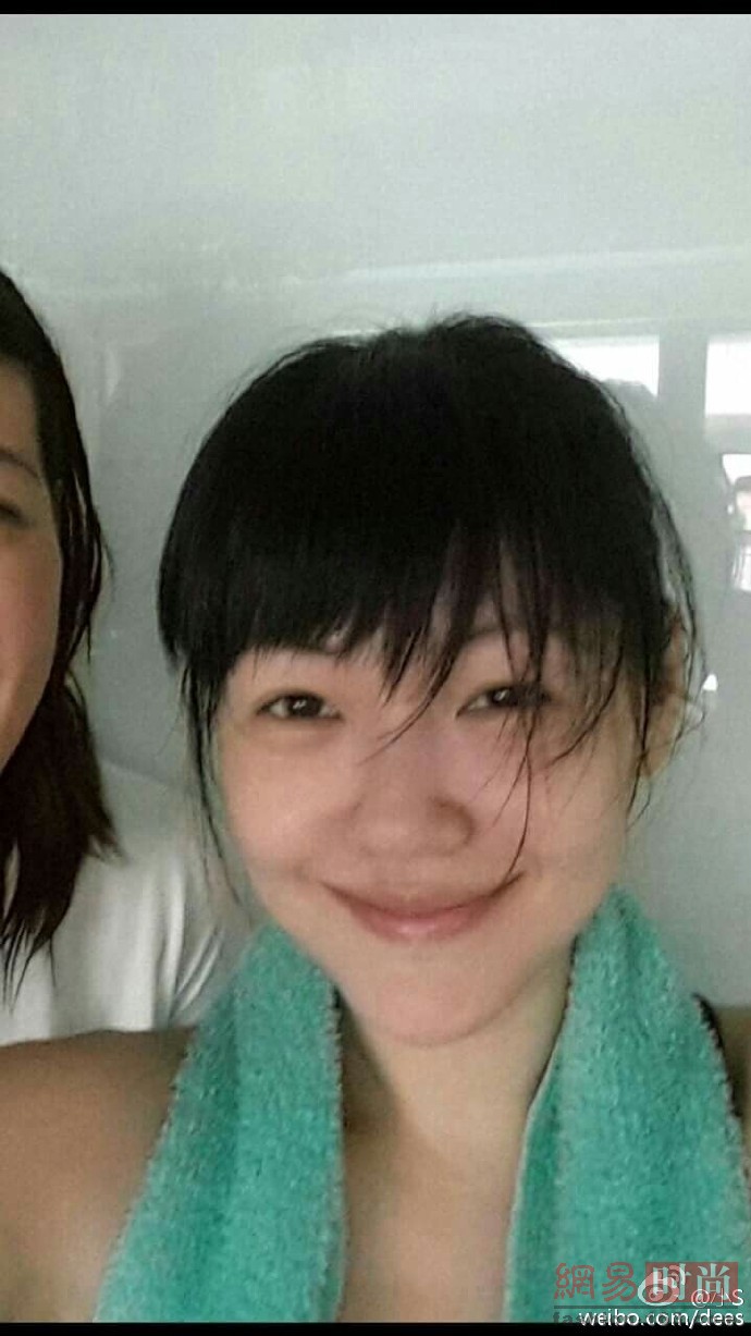 鹿晗素颜自拍撞脸小S 小S有多散发素颜自拍