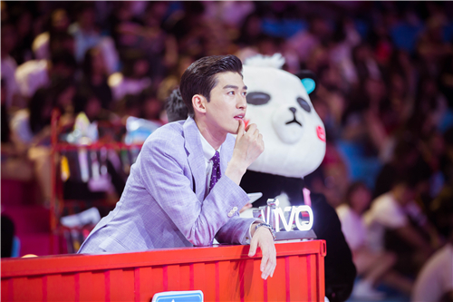 >>正文         《夏日甜心》张翰   2016暑期大型少女团体综艺节目