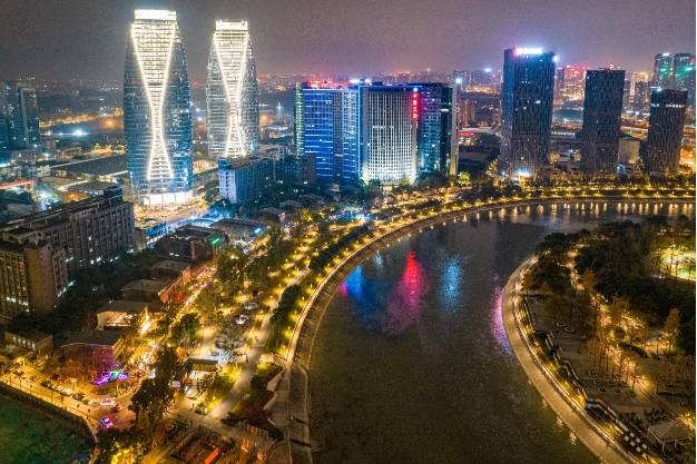 （转载）“成都最具烟火气夜市”焕新归来