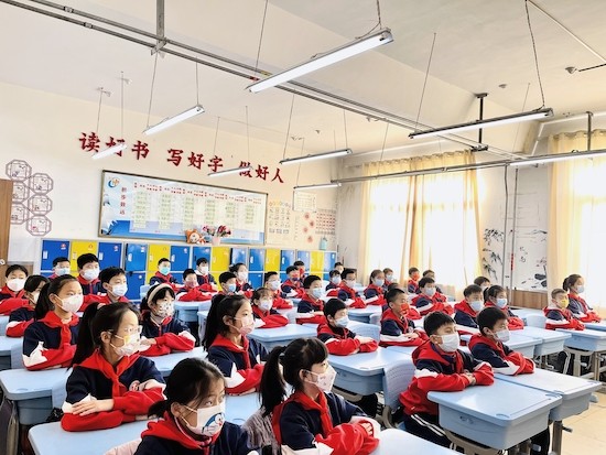 青岛城阳正阳路小学开展“聆听革命故事 弘扬红色精神”主题活动