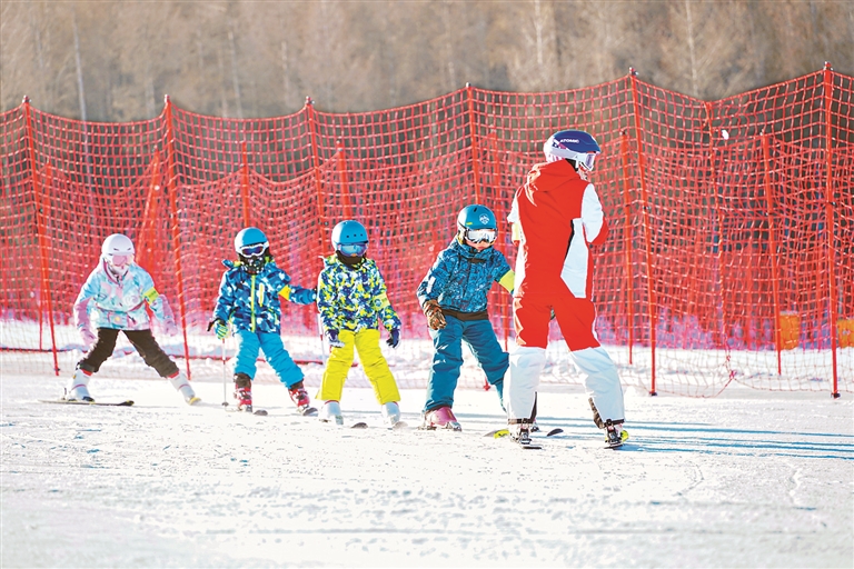 圍繞冰雪體育、冰雪旅遊、冰雪文化、冰雪製造多點發力 看省交投集團如何助力冰雪經濟“破圈”