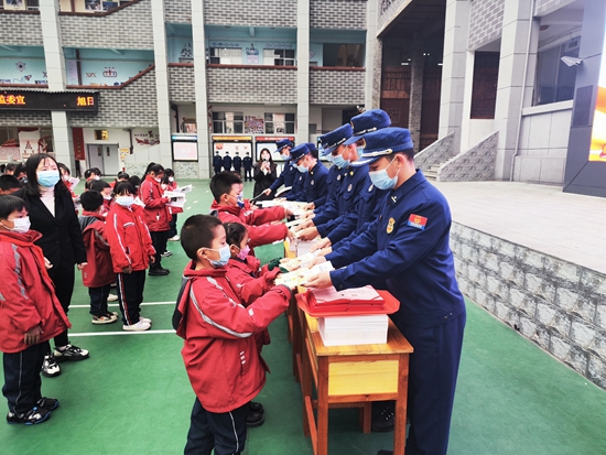 貴州碧江舉行“紅領巾消防志願服務”啟動儀式