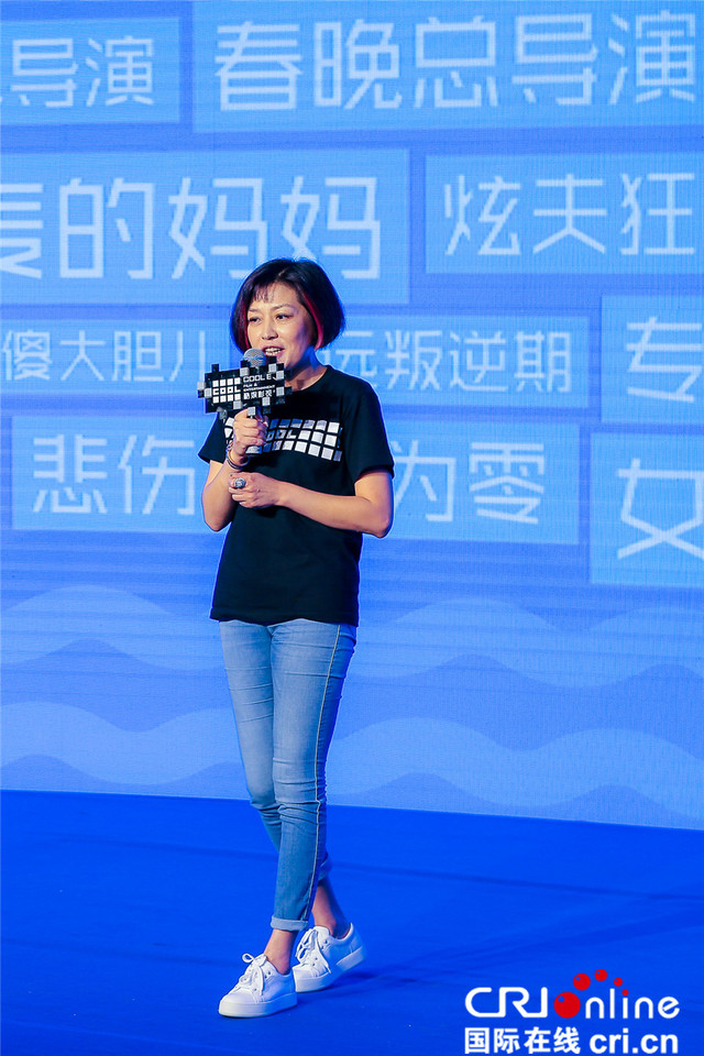 哈文李咏当众亲吻好甜蜜(组图)