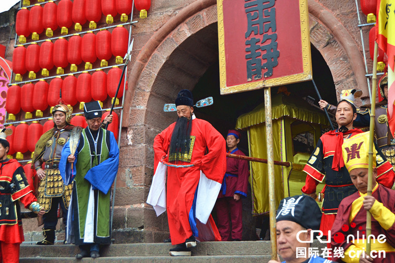 已过审【焦点图】铜梁“一镇一品”龙舞庆元宵 14条“龙”轮番上阵送祝福