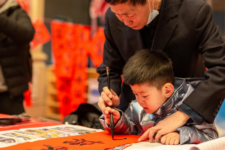 新春走基层｜春风拂浐灞   和美中国年_fororder_4