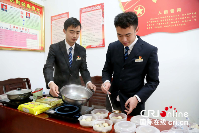 【園區建設、旅遊文體、移動端-旅遊文體、移動端-園區建設】揭秘列車司機如何解決伙食問題