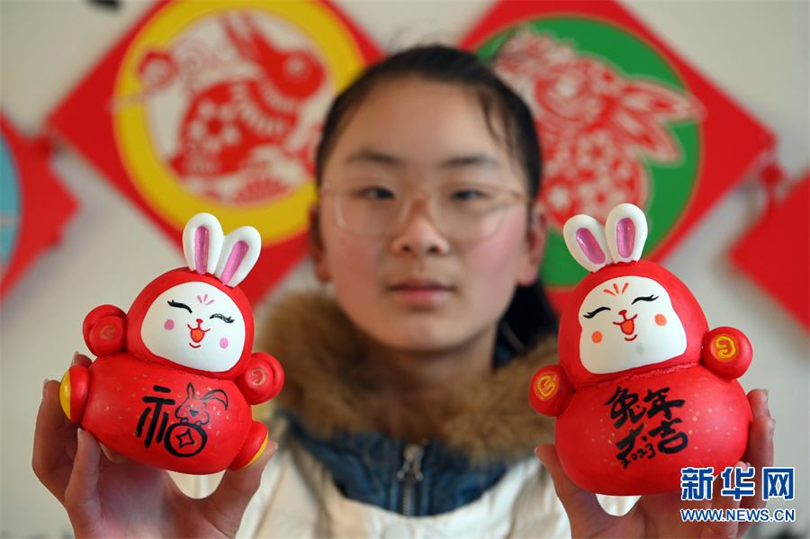 焦作沁陽：製作“福兔”迎新春