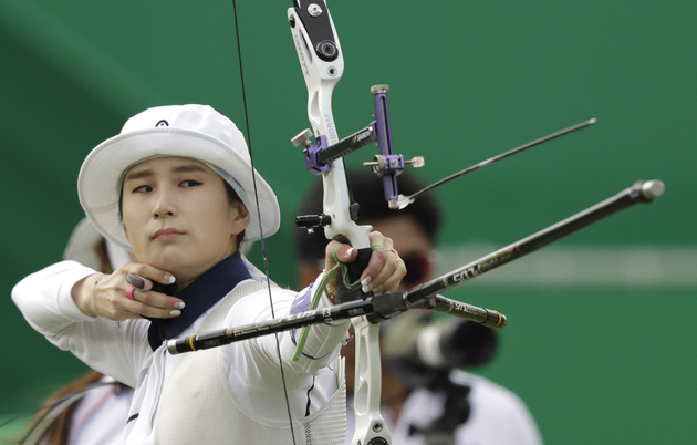 里约奥运会射箭女子个人赛,韩国选手张慧珍摘金,奇甫倍获得铜牌.