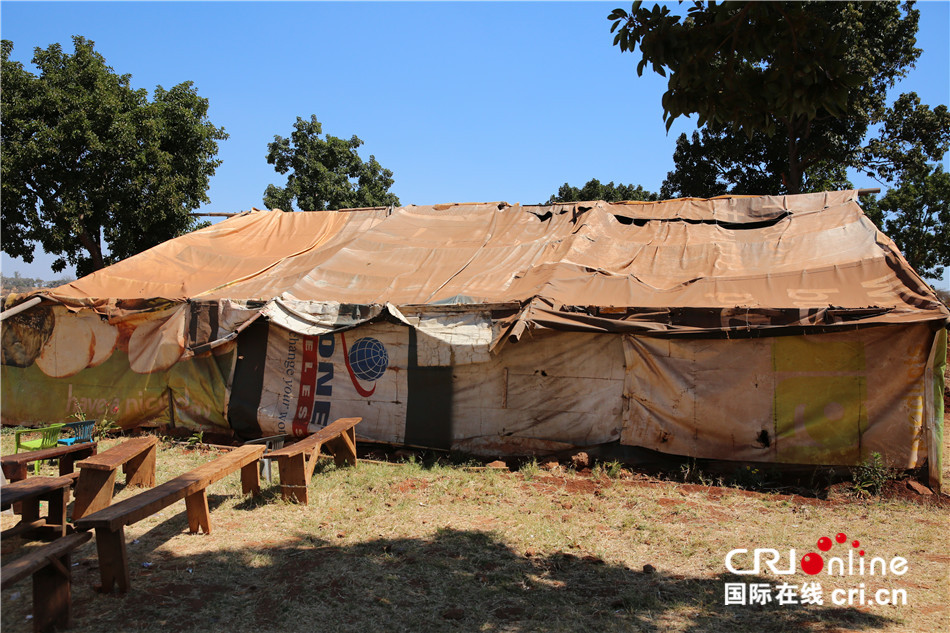 华人慈善组织在津巴布韦贫困农村建立孤儿院