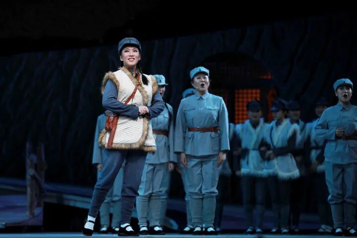 延边大学原创民族歌舞剧《郑律成》在中央歌剧院剧场首演_fororder_4