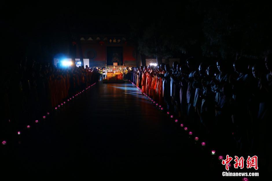 少林寺举行世界传灯大典 释永信主法(组图)-国际在线