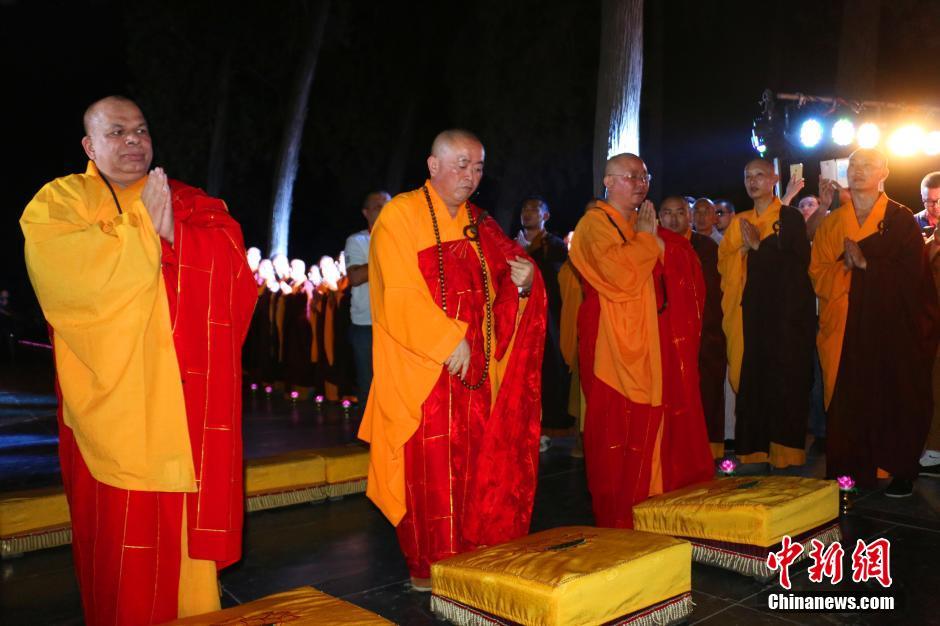 少林寺举行世界传灯大典 释永信主法(组图)-国际在线