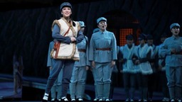 延边大学原创民族歌舞剧《郑律成》在中央歌剧院剧场首演