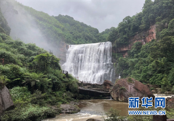 （大扶貧）貴州黎明村：通路後，百姓吃上了“旅遊飯”