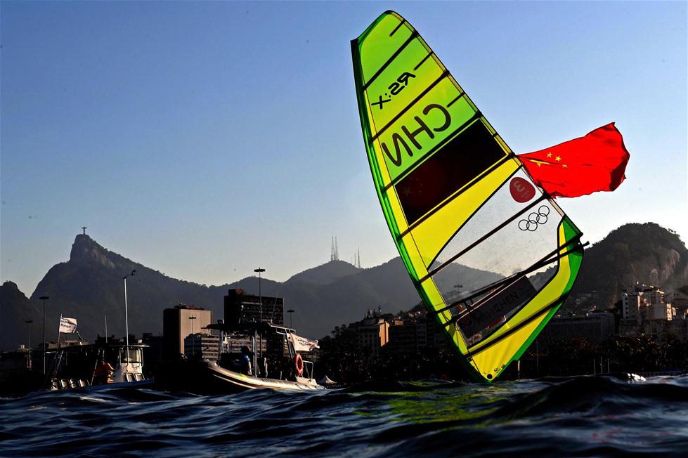 女子帆板RS:X级：陈佩娜获银牌