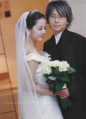 而在十年前,蔡琳和韩国歌手李承焕有过一段婚史,2006年4月1日两人宣