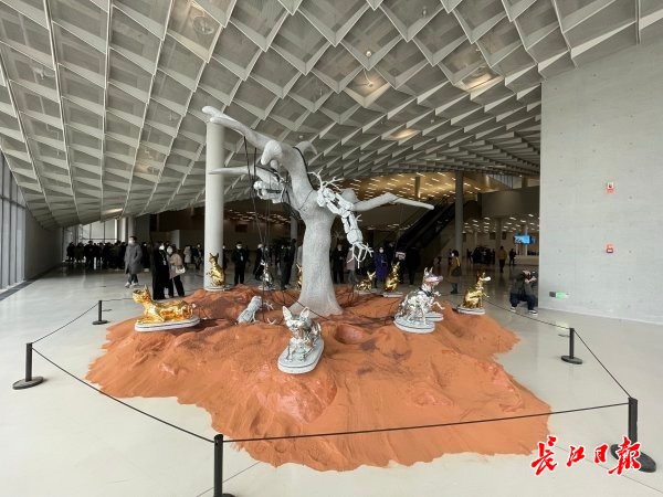 武汉美术馆（琴台馆）与2022武汉双年展同天启幕