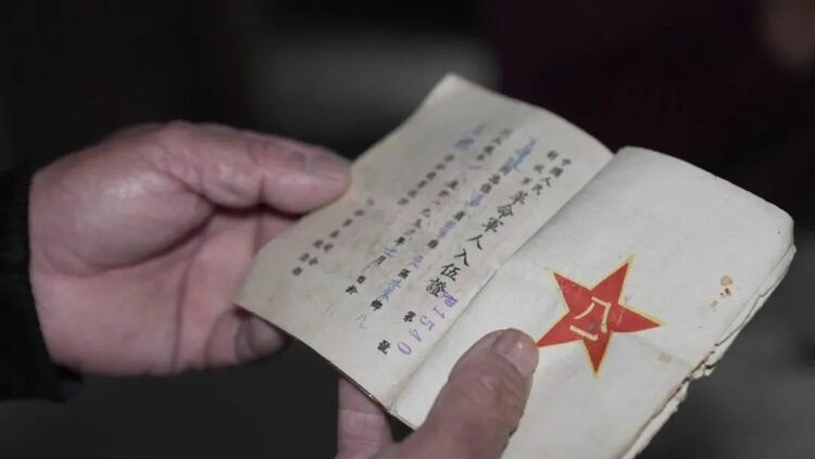 圆梦了！时隔70年，烈士遗属终于拍下这张“全家福”……