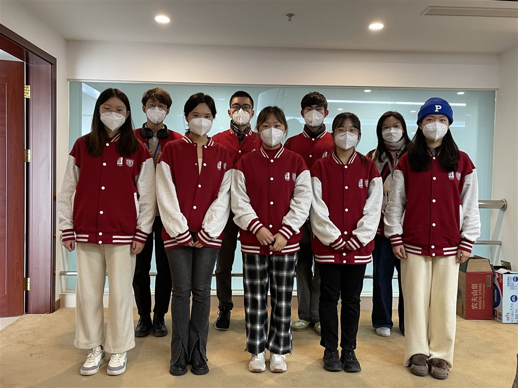 【聚焦上海】上海一批大学生紧急驰援120成为话务员
