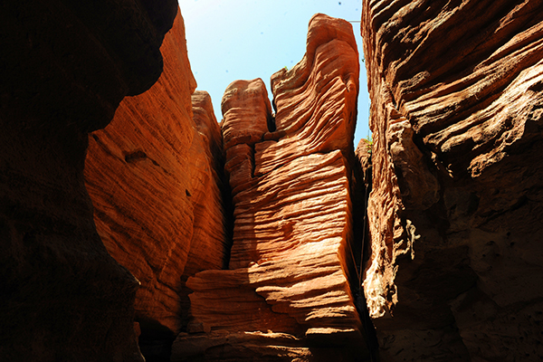 Zhongjiang Stone Forest Valley of Deyang: A Geological Wonder Comparable to Antelope Canyon_fororder_image003